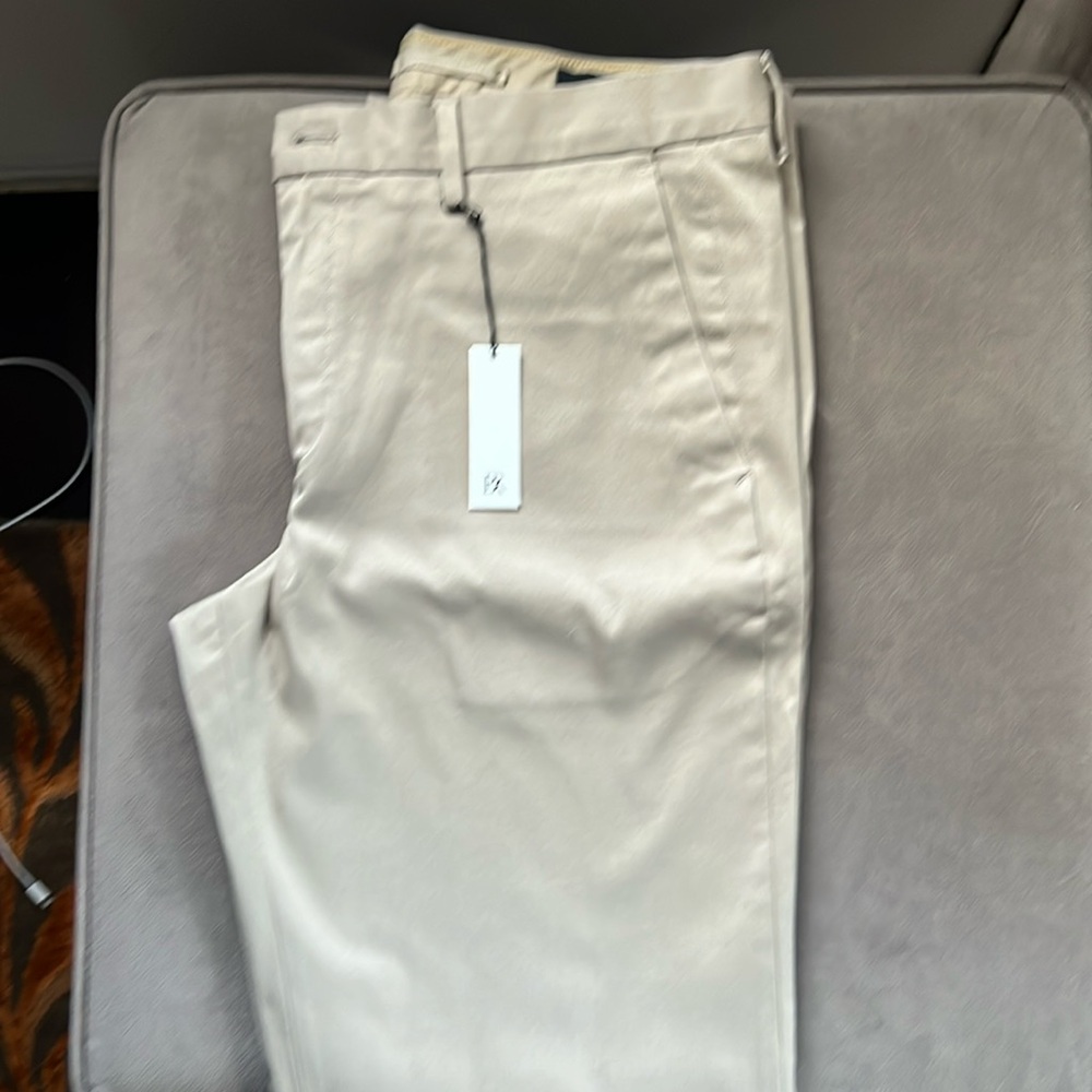 Mens brand new chinos x Banana Republic.  33x32.